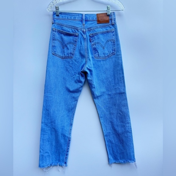 Levi’s Wedgie Straight Light Wash Raw Hem Button Fly High Rise Jeans Size 25 - Picture 8 of 14